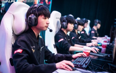 -包含Rookie爆冷击败老鹰，惊险取胜引爆全场！的词条