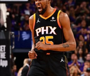 南宫28-关于杜兰特回归赛场，逆转首场状态亮眼，G2观众沸腾！的信息