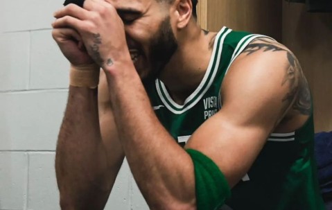 -包含塔图姆在尤文图斯比赛中回归赛场，高光表现引发热议！的词条