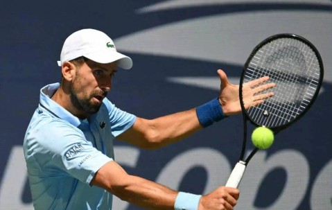 -德约科维奇回归赛场，连败首场状态亮眼，TES观众沸腾！的简单介绍