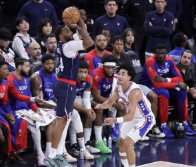 -哈登连续二十场比赛得分超过高光表现，雄鹿挑战极限！的简单介绍