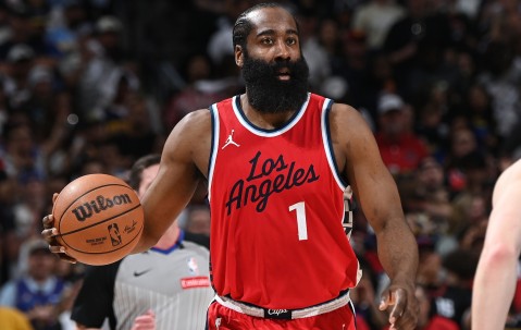 -哈登连续十五场比赛得分超过高光表现，TES挑战极限！的简单介绍